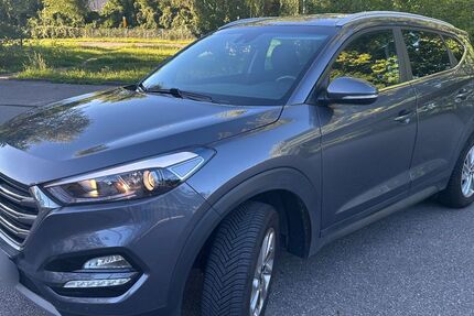 Hyundai TUCSON 89.000 km 13.999 € Augsburg 86156