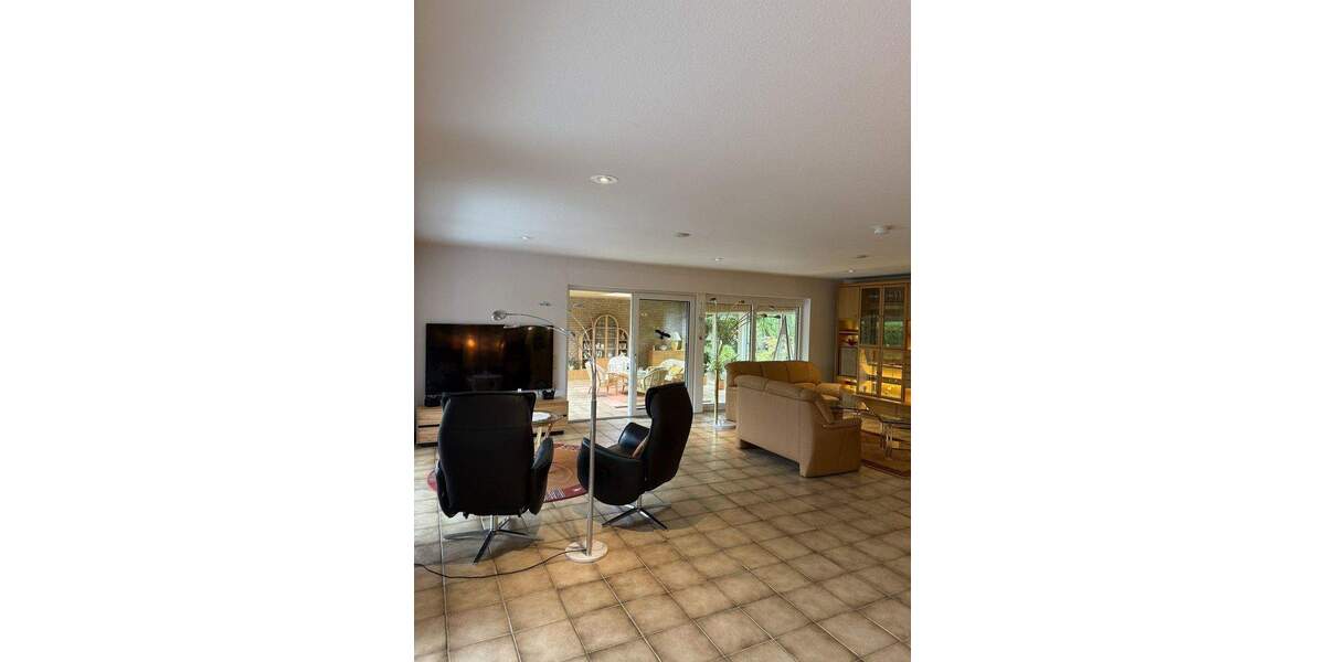 Einfamilienhaus Kaltenkirchen - 9 Zimmer, 415 m&sup2;, 698.400&euro; | Angebot:25782138