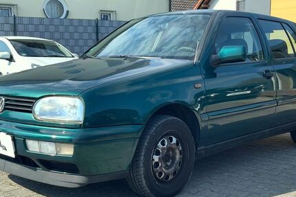 VW Golf 128.571 km 2.499 &euro; Pfungstadt 64319