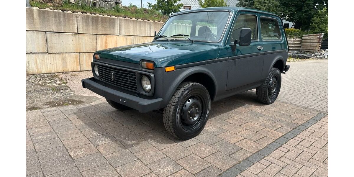 Lada Niva 66.000 km 5.950 &euro; Wahlrod 57614