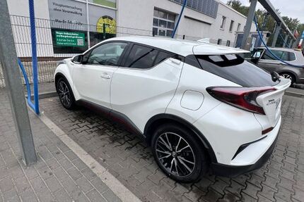 Toyota C-HR 92.300 km 16.600 € Berlin 13053