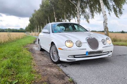Jaguar S-Type 281.000 km 3.300 € Klein Rogahn 19073