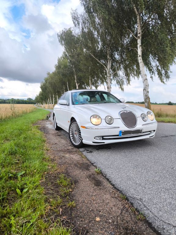 Jaguar S-Type 281.000 km 3.300 € Klein Rogahn 19073