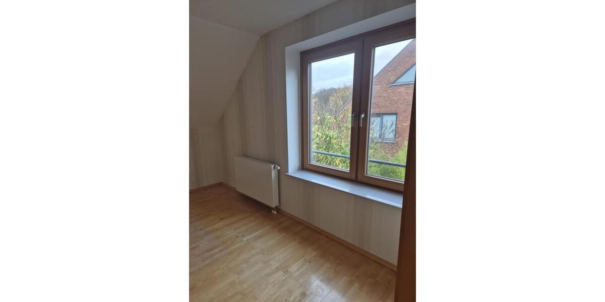 Einfamilienhaus mit Garten, Keller, Wärmepumpe & Photovoltaik in 6 zimmer