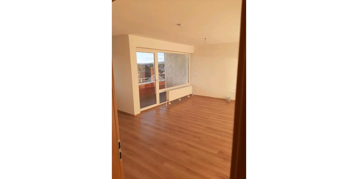 Etagenwohnung Sachsenheim - 4.5 Zimmer, 94 m&sup2;, 1.250&euro; | Angebot:26364855