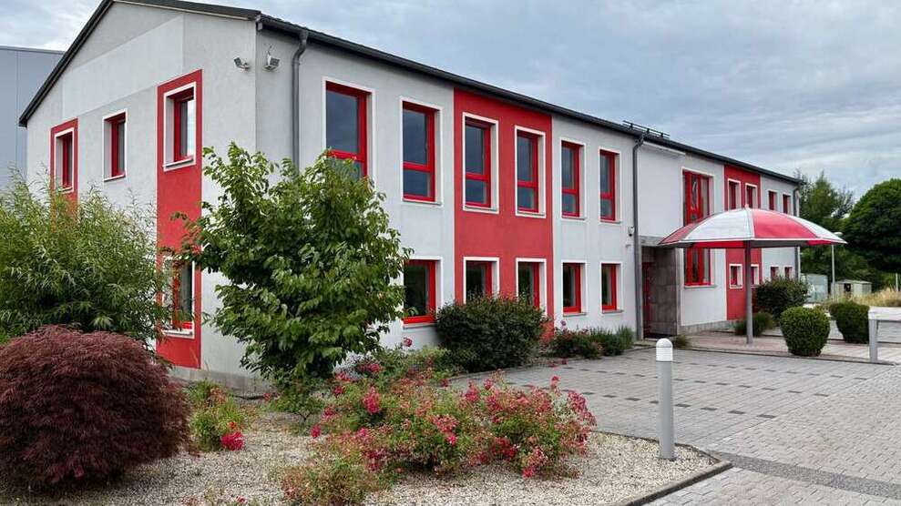 Halle in Himmelkron 1.100 € 86 m²