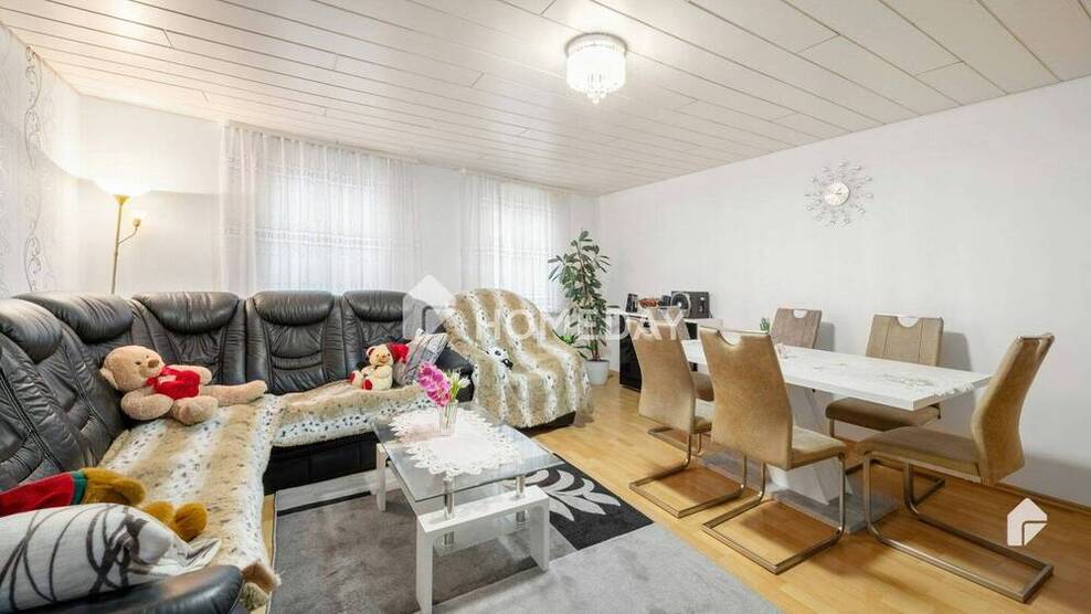 Attraktive 3-Zimmer-Wohnung in historischem Gebäude mit EBK in zentraler Lage von Neuffen