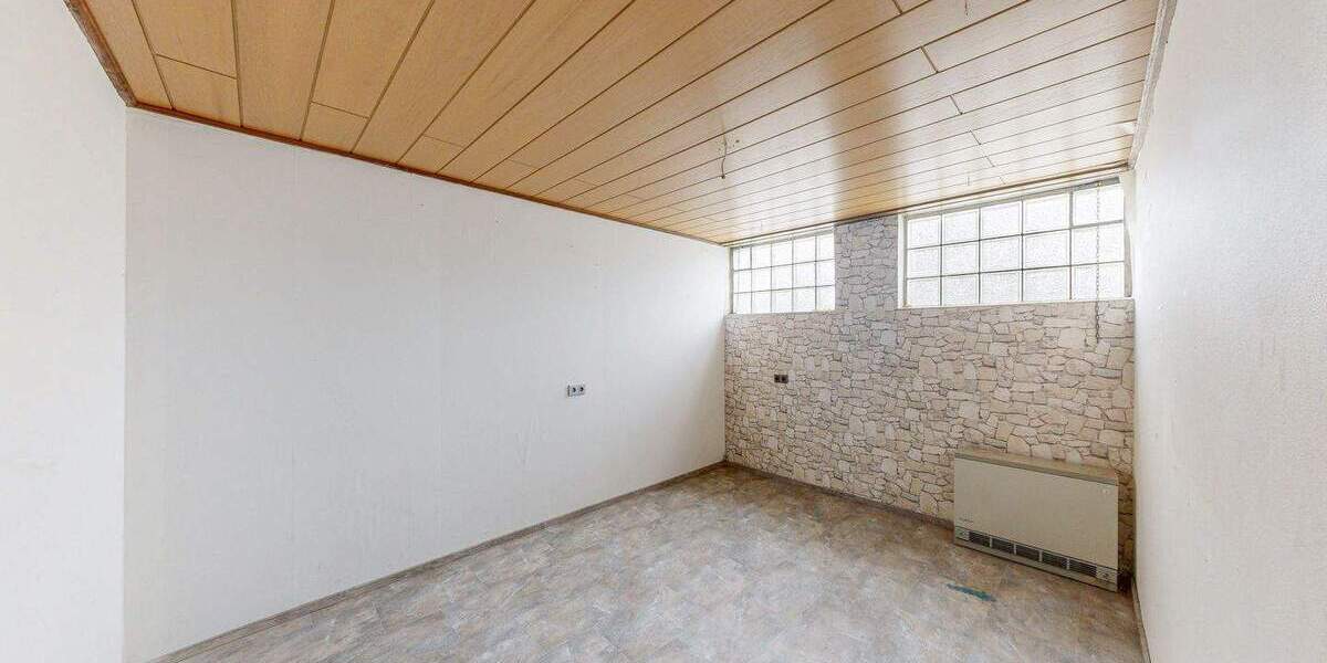 Mehrfamilienhaus, Wohnhaus Schwebenried Schwebenried - 8 Zimmer, 209 m&sup2;, 285.000&euro; | Angebot:25997007