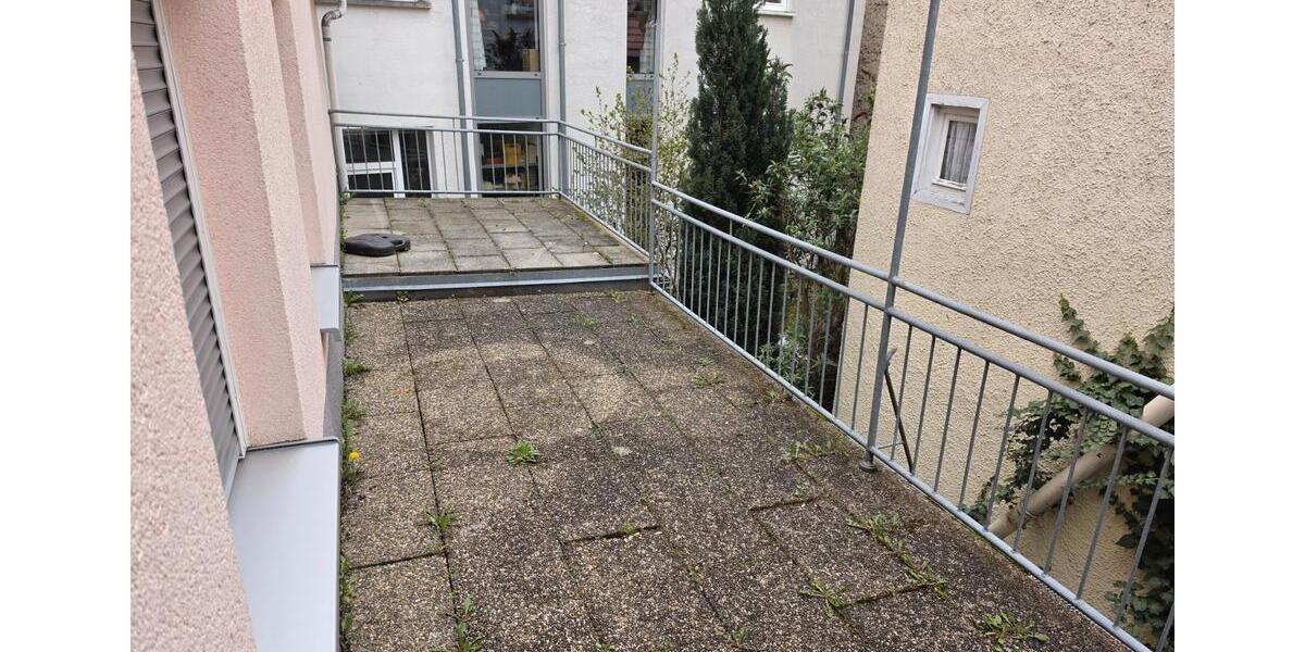 Etagenwohnung Metzingen - 1 Zimmer, 100 m&sup2;, 1.000&euro; | Angebot:26279711