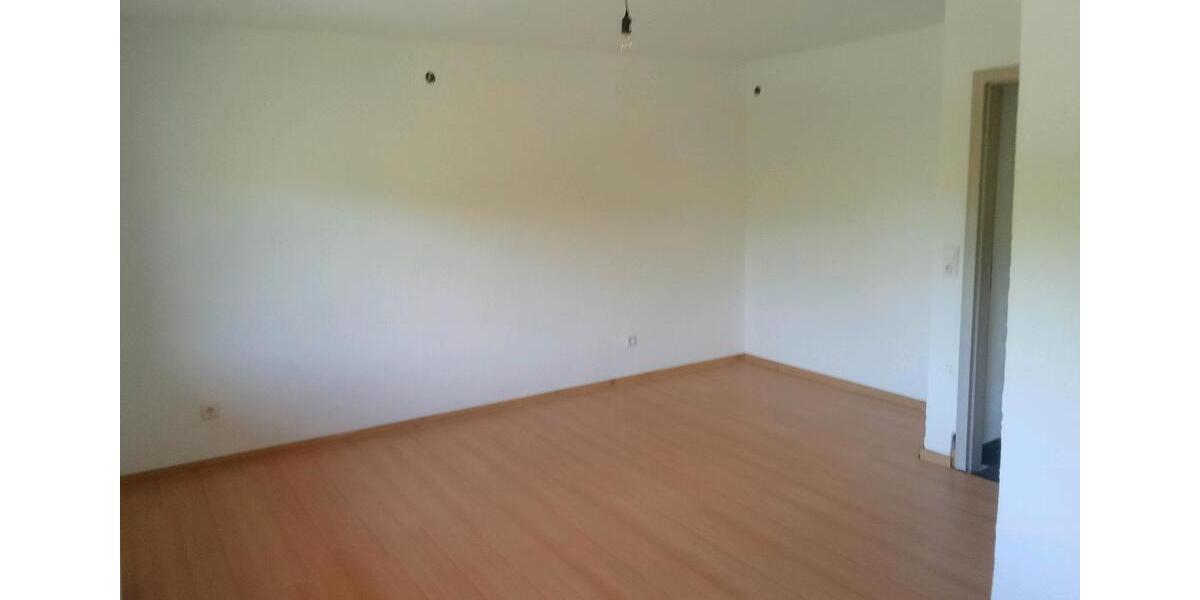 Etagenwohnung Weißenbrunn - 4 Zimmer, 110 m&sup2;, 150.000&euro; | Angebot:26445675