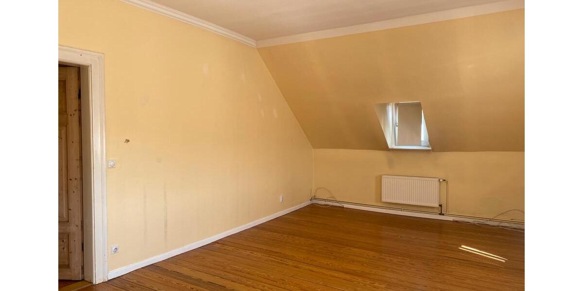 Dachgeschoßwohnung Bückeburg - 4 Zimmer, 104 m&sup2;, 206.000&euro; | Angebot:27197564