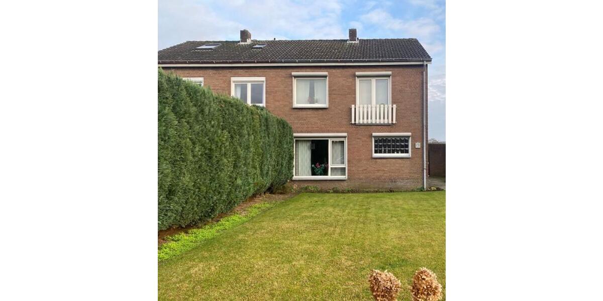 Vollunterkellerte gepflegte Doppelhaushälfte mit freiem Blick 2 zimmer