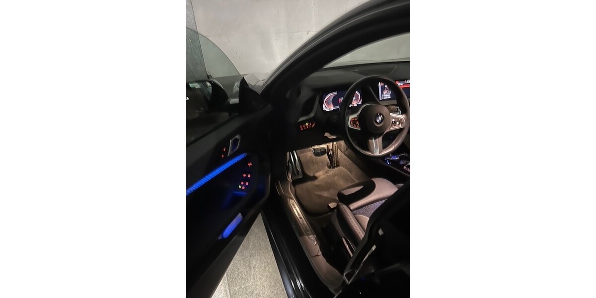 BMW 218 61.000 km 23.950 &euro; München 80313