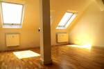 Moderne, sehr gemütliche 1-RaumWohnung im Dachgeschoss mit Tageslichtbad