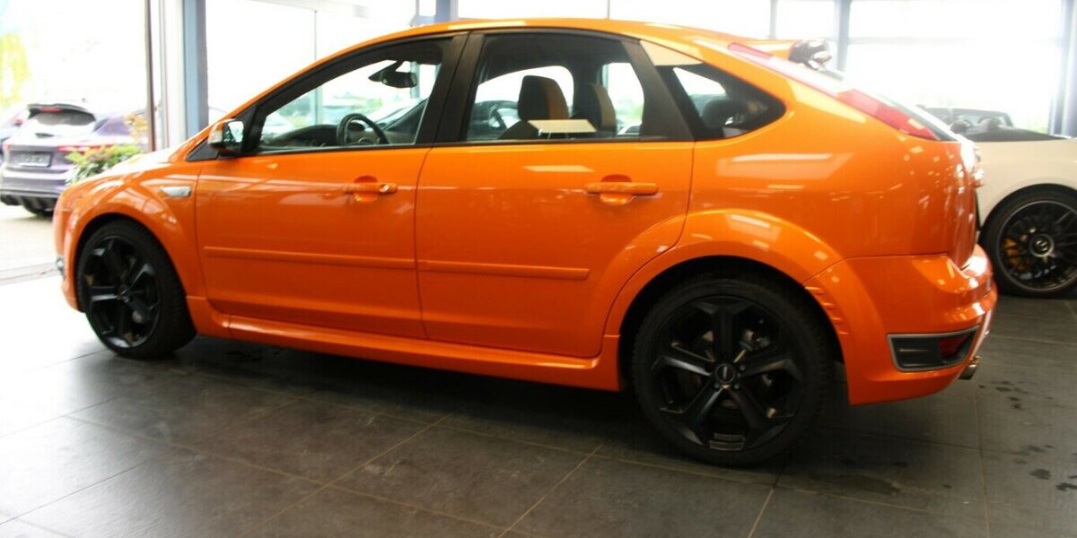 Ford Focus 2.5 MK2 ST - Recaro - SHZ -Navi - 96.133 km 12.980 € Euskirchen 53881