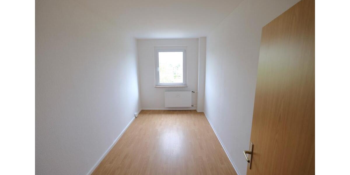 Etagenwohnung Saalfeld (Saale) - 3 Zimmer, 69 m&sup2;, 370&euro; | Angebot:26365478