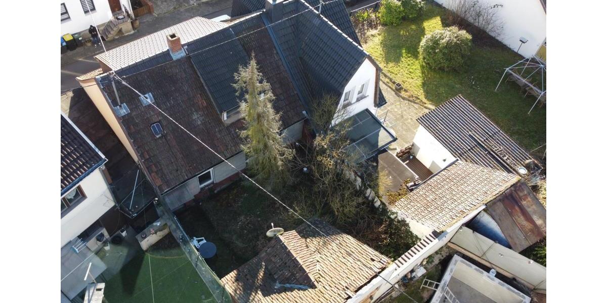 Reihenhaus Saarbrücken Dudweiler - 5 Zimmer, 110 m&sup2;, 100.000&euro; | Angebot:26780235