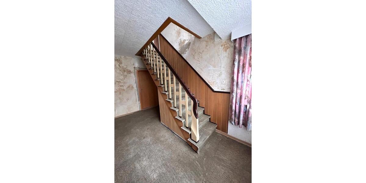 Einfamilienhaus Wittingen Knesebeck - 8 Zimmer, 250 m&sup2;, 150.000&euro; | Angebot:26024327