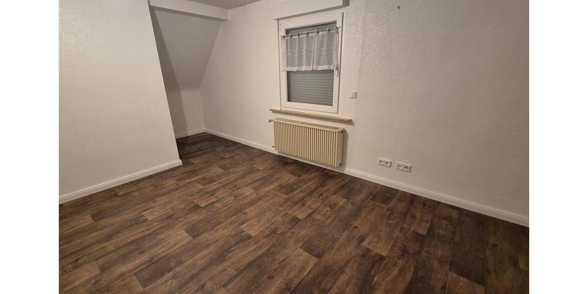 Etagenwohnung Netphen - 5 Zimmer, 102 m&sup2;, 795&euro; | Angebot:26020348