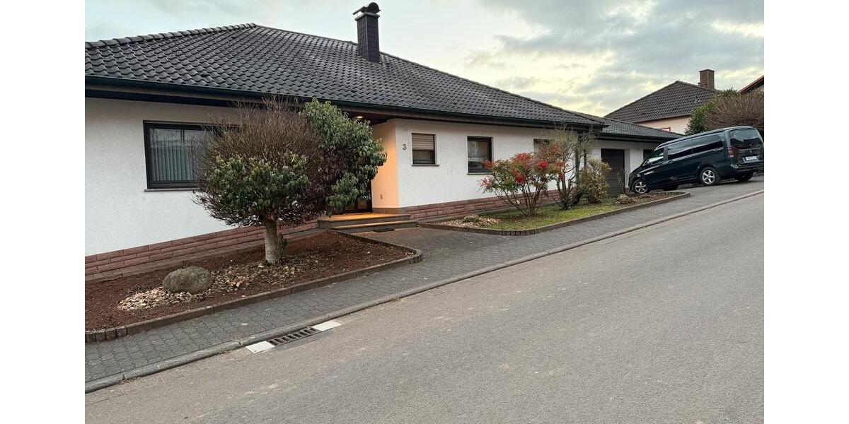 Erdgeschoßwohnung Albersweiler - 4 Zimmer, 160 m&sup2;, 1.150&euro; | Angebot:26580460