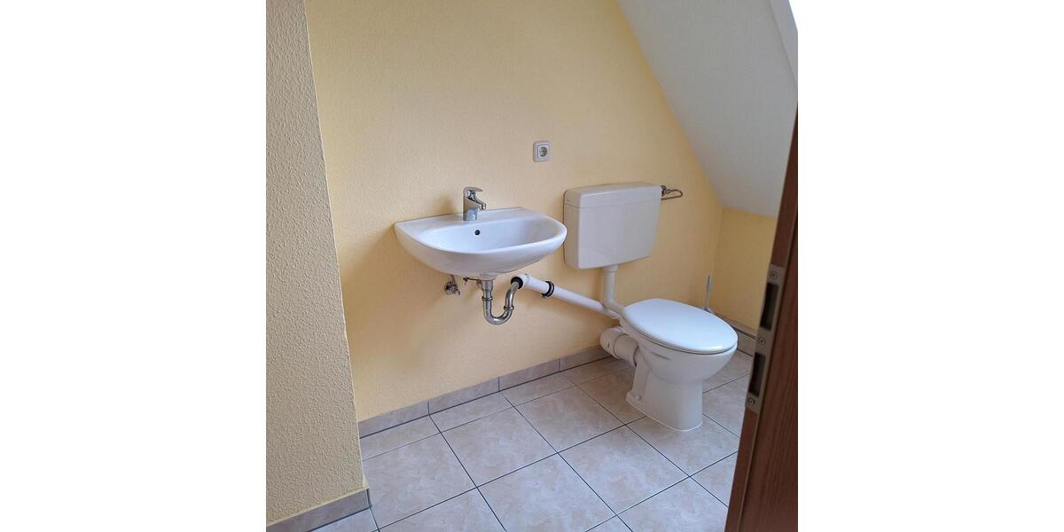 Dachgeschoßwohnung Neustadt an der Orla - 2 Zimmer, 90 m&sup2;, 80.000&euro; | Angebot:26741667