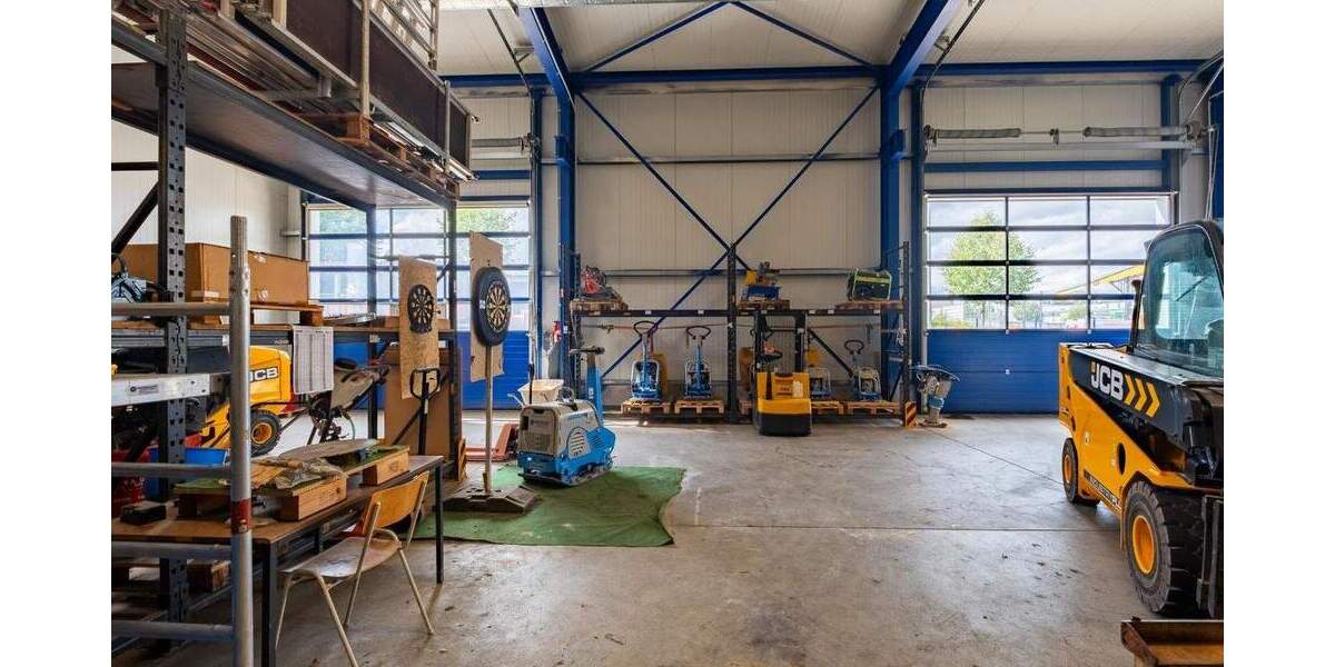 Attraktives Gewerbeareal auf 8.900 m²: Repräsentatives Ausstellungs- und Verkaufsgebäude in Toplage bei Würzburg zimmer