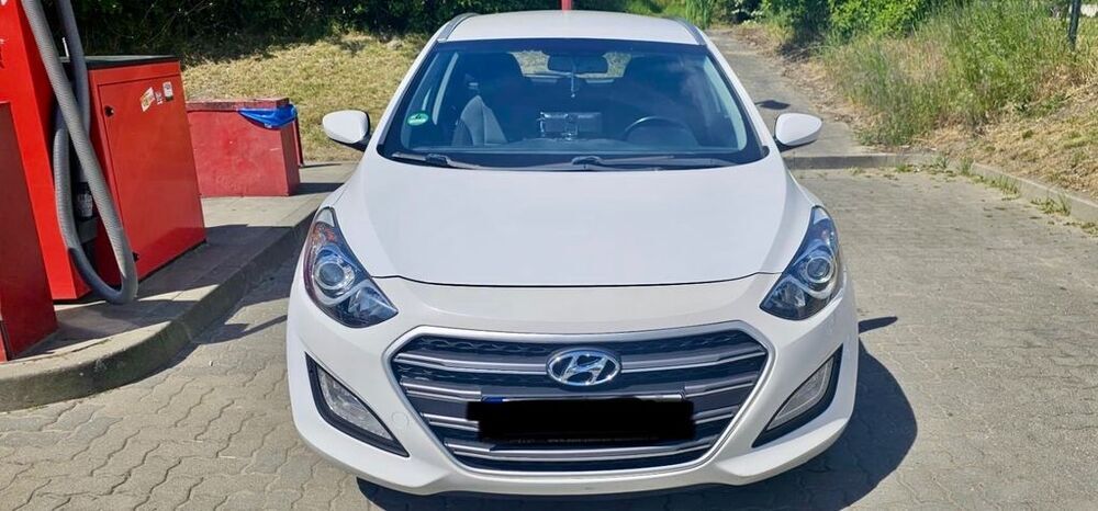 i30