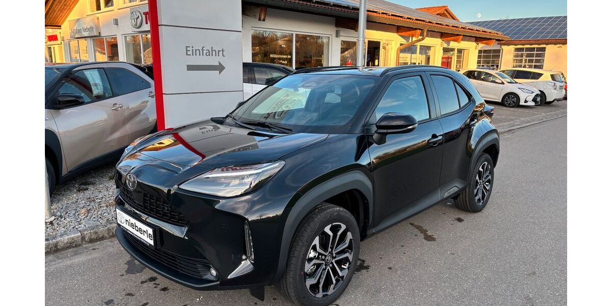 Toyota Yaris Cross 3.000 km 31.890 &euro; Germaringen 87656