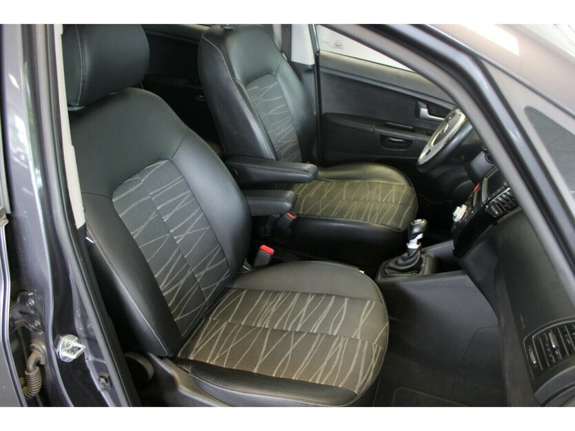 Kia Venga 1.6 CVVT Edition 7 - Panorama - 42.466 km 9.980 € Euskirchen 53881