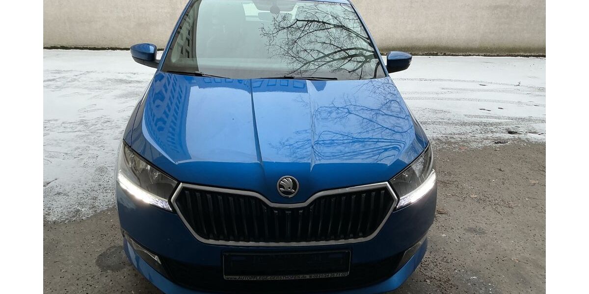 Skoda Fabia 61.450 km 11.790 &euro; Berlin 10717