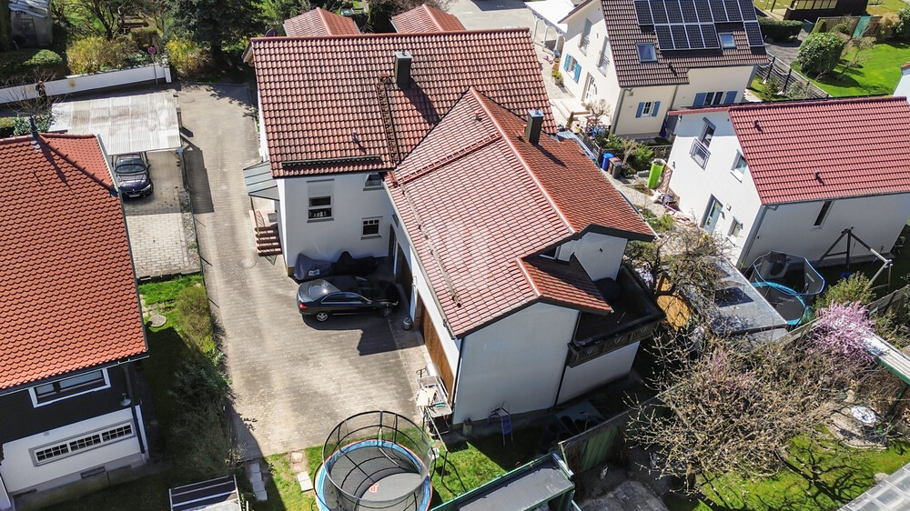 WINDISCH IMMOBILIEN - Für Kapitalanleger - gepflegtes Zweifamilienhaus auf großem Grundstück - Zweifamilienhaus Gernlinden Gernlinden | Angebot:26447295