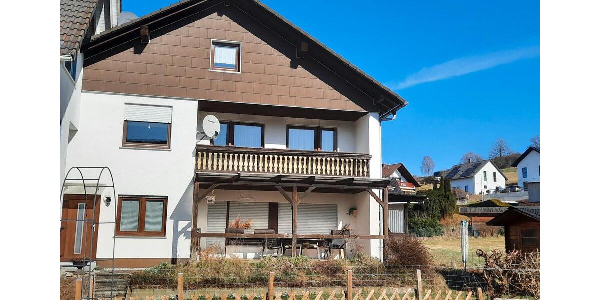 Etagenwohnung Netphen - 8 Zimmer, 180 m&sup2;, 240.000&euro; | Angebot:27024028