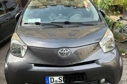 Toyota iQ