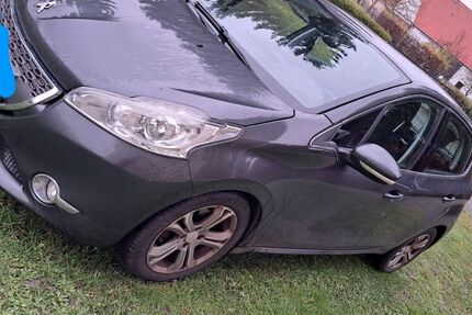 Peugeot 208 178.600 km 4.850 &euro; Fincken 17209