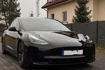 Tesla Model 3 191.000 km 17.900 € Kassel 34121