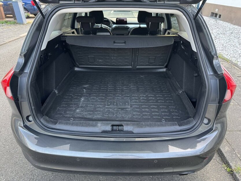 Ford Focus EcoBlue.Nav.Temp.Serv-Neu.EU6 GARANTIE.1Hd 64.284 km 14.500 € Erftstadt 50374