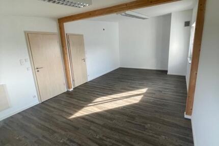 Gewerbeobjekt Neutraubling - 1.623&euro; | Angebot:24887512