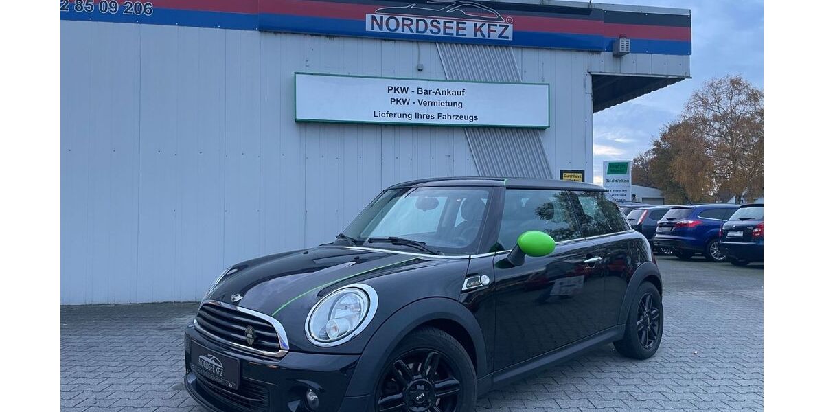 Mini ONE 141.301 km 4.690 &euro; Esens 26427