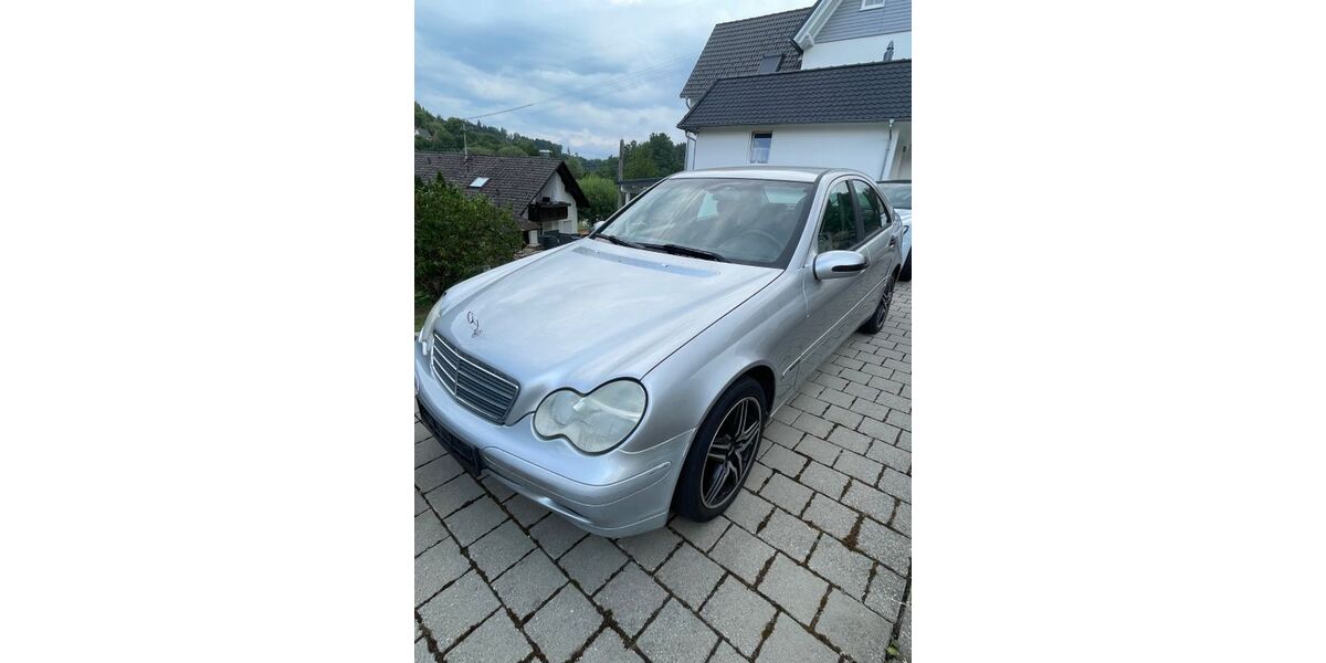 Mercedes-Benz C 180 151.206 km 4.900 &euro; Lossburg 72290