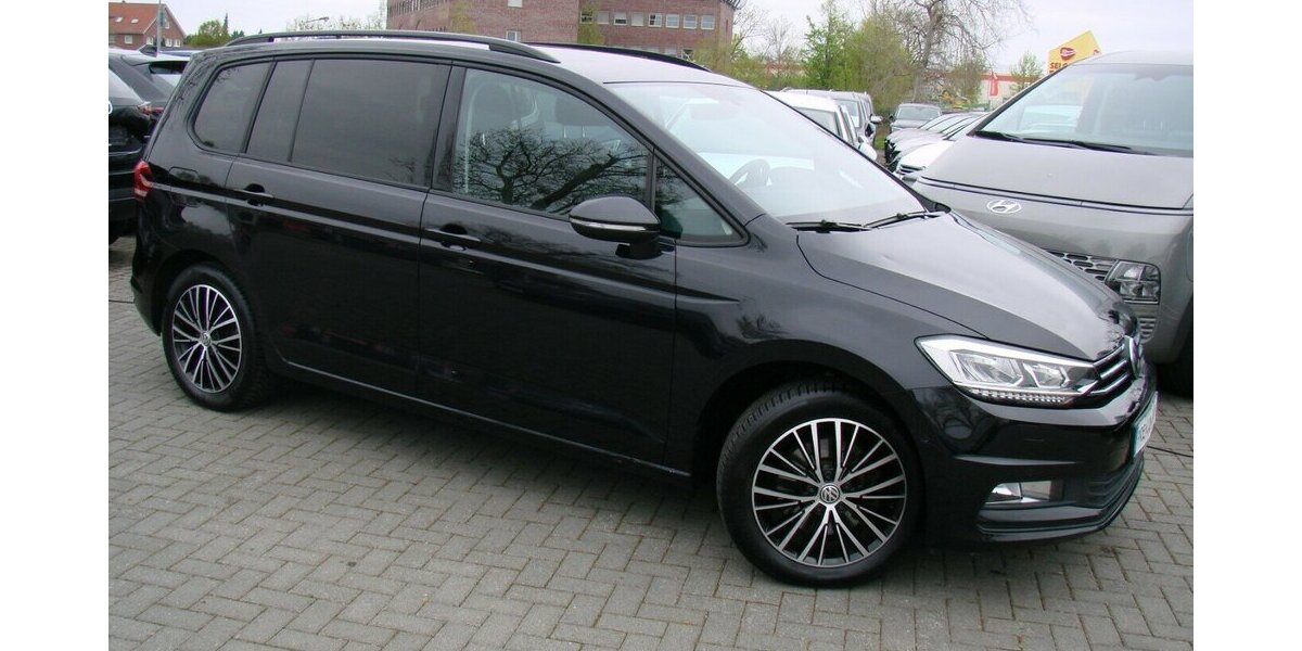 VW Touran 1.4 TSi BMT Comfortline ACC LED AHK 7Sitzer 99.986 km 16.980 &euro; Falkensee 14612