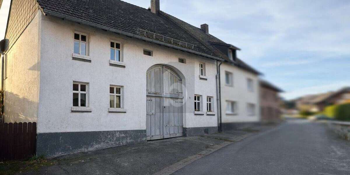 Einfamilienhaus Marsberg - 12 Zimmer, 175 m&sup2;, 195.000&euro; | Angebot:25628841