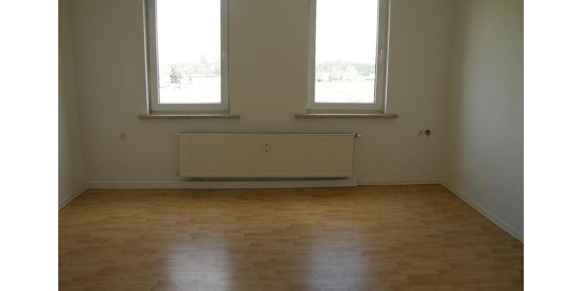 Dachgeschoßwohnung Teuchern - 2 Zimmer, 52 m&sup2;, 260&euro; | Angebot:12003094