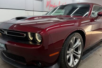 Dodge Challenger 54.706 km 32.880 &euro; München 81243