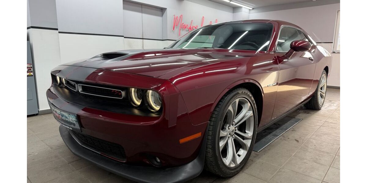 Dodge Challenger 54.706 km 32.880 &euro; München 81243