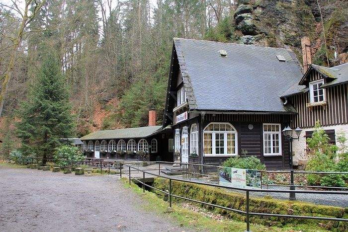 Gasthaus Waldidylle - Großzügiges Ausflugslokal direkt am Hauptwanderweg im Elbsandsteingebirge