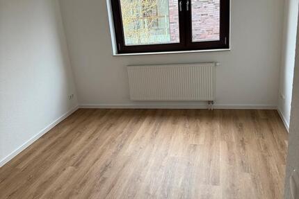Wohnung Oldenburg Ziegelhof - 4 Zimmer, 90 m&sup2;, 1.200&euro; | Angebot:25455571