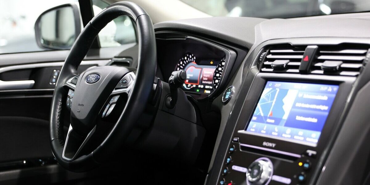 Ford Mondeo Tunier 2.0 EB TITANIUM WHITE / LED, AHK 92.000 km 17.777 &euro; Hamm 59077