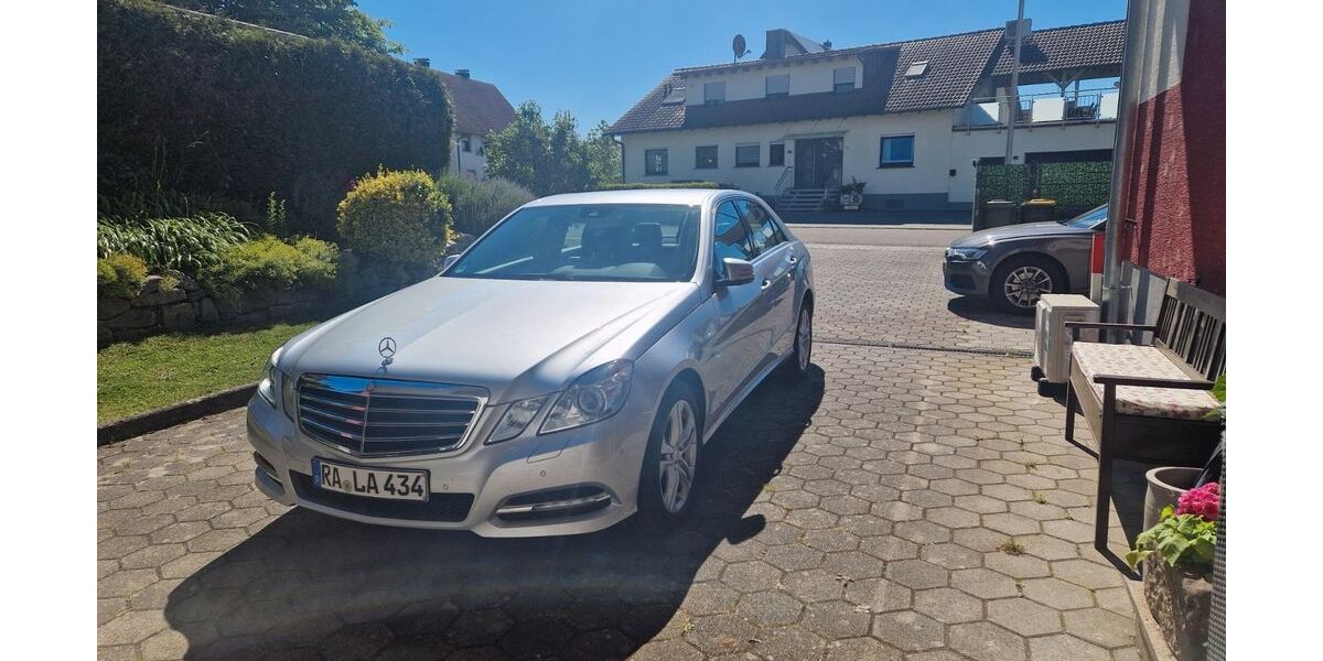Mercedes-Benz E 200 82.600 km 14.850 &euro; Rheinmünster 77836