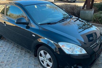 Kia pro ceed / ProCeed 222.000 km 2.999 &euro; Dresden 01139