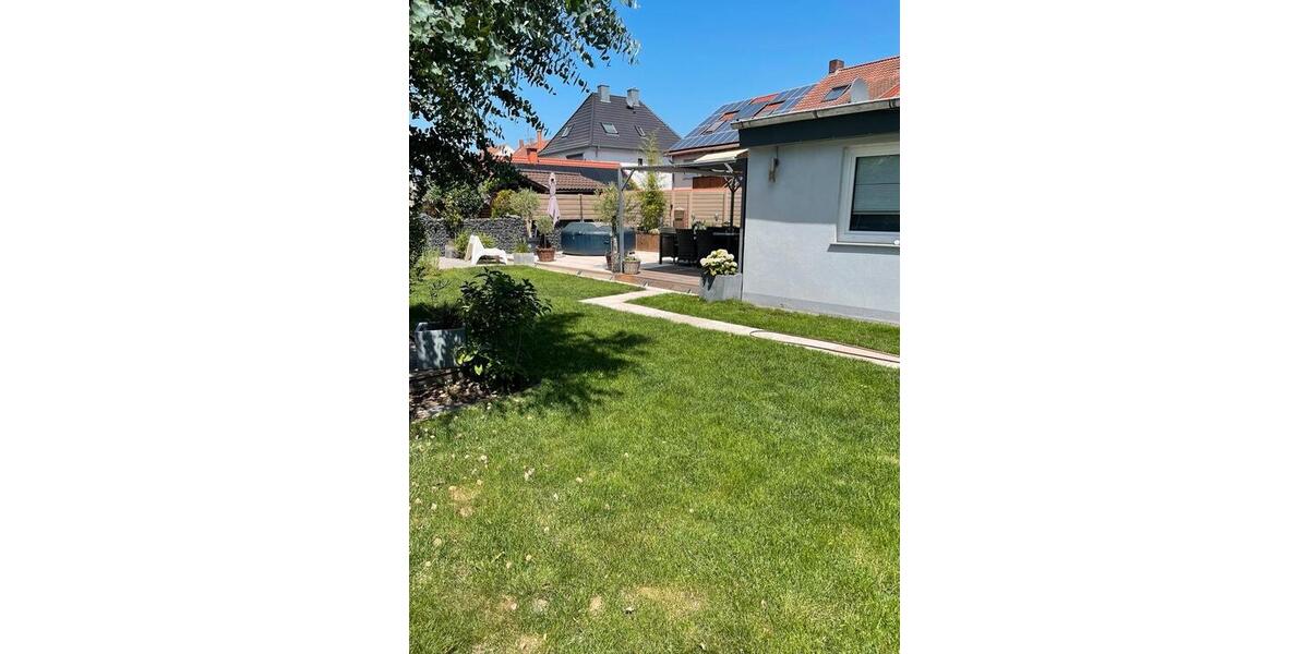 Einfamilienhaus Homburg - 8 Zimmer, 220 m&sup2;, 450.000&euro; | Angebot:26902380